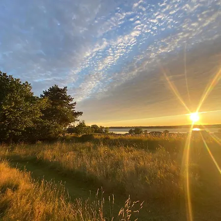 Sunset Over Water, 50 Mins From Copenhagen 펜션 *
